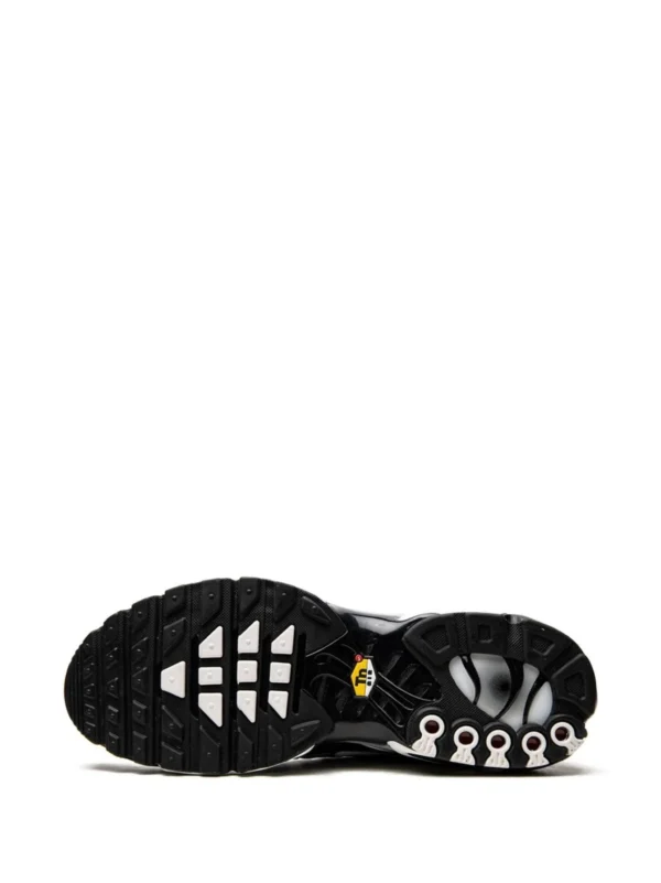 Nike Air Max Plus Black/Silver - Image 3