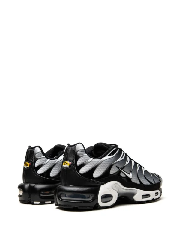 Nike Air Max Plus Black/Silver - Image 4