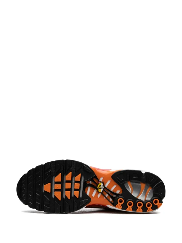 Nike Air Max Plus Light Photography - Image 3